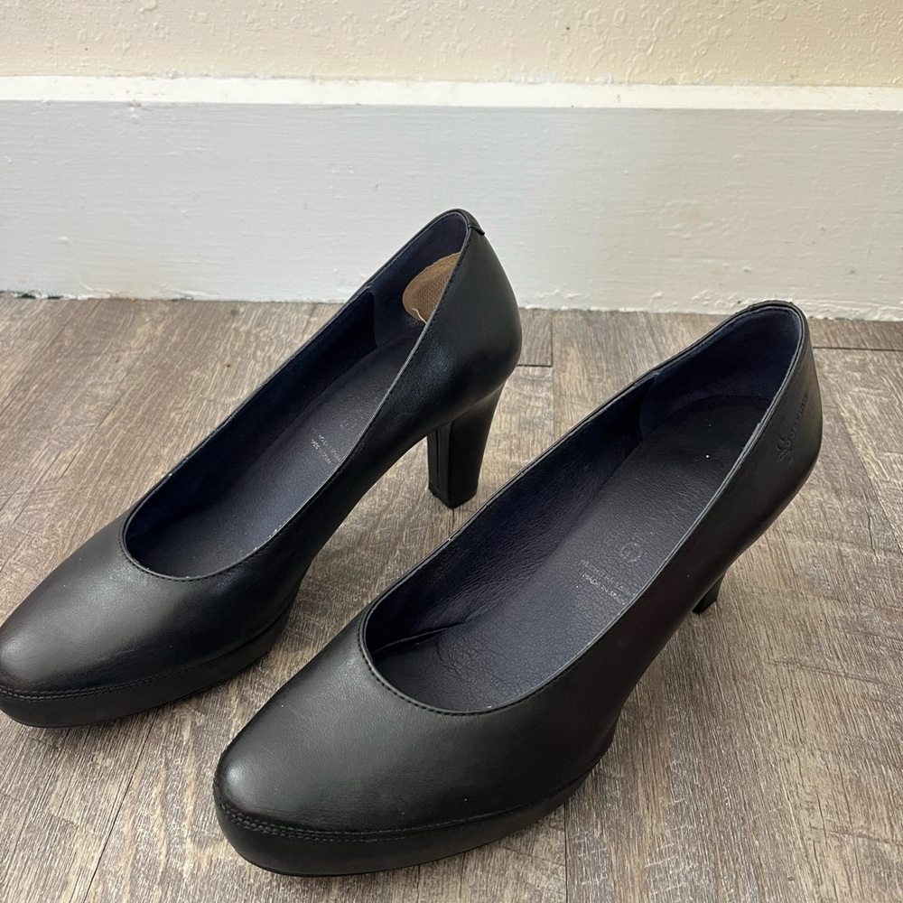 Dorking Classic Black Heels Size 7.5 - Picture 4 of 8